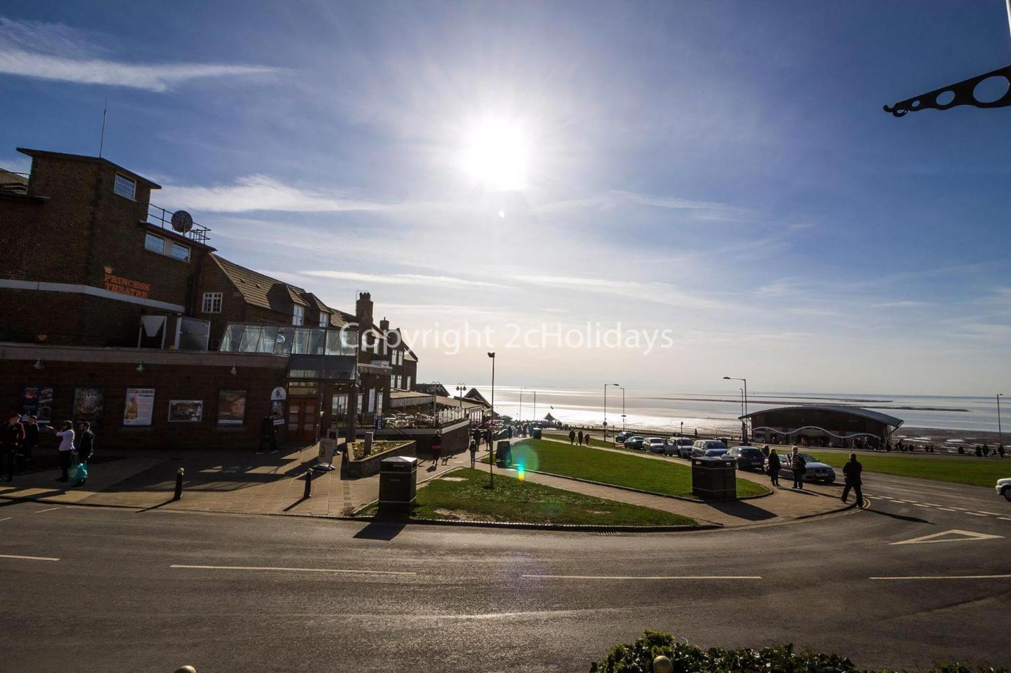 Brilliant Caravan For Hire At Manor Park In Hunstanton Norfolk Ref 23176K Hotell Exteriör bild